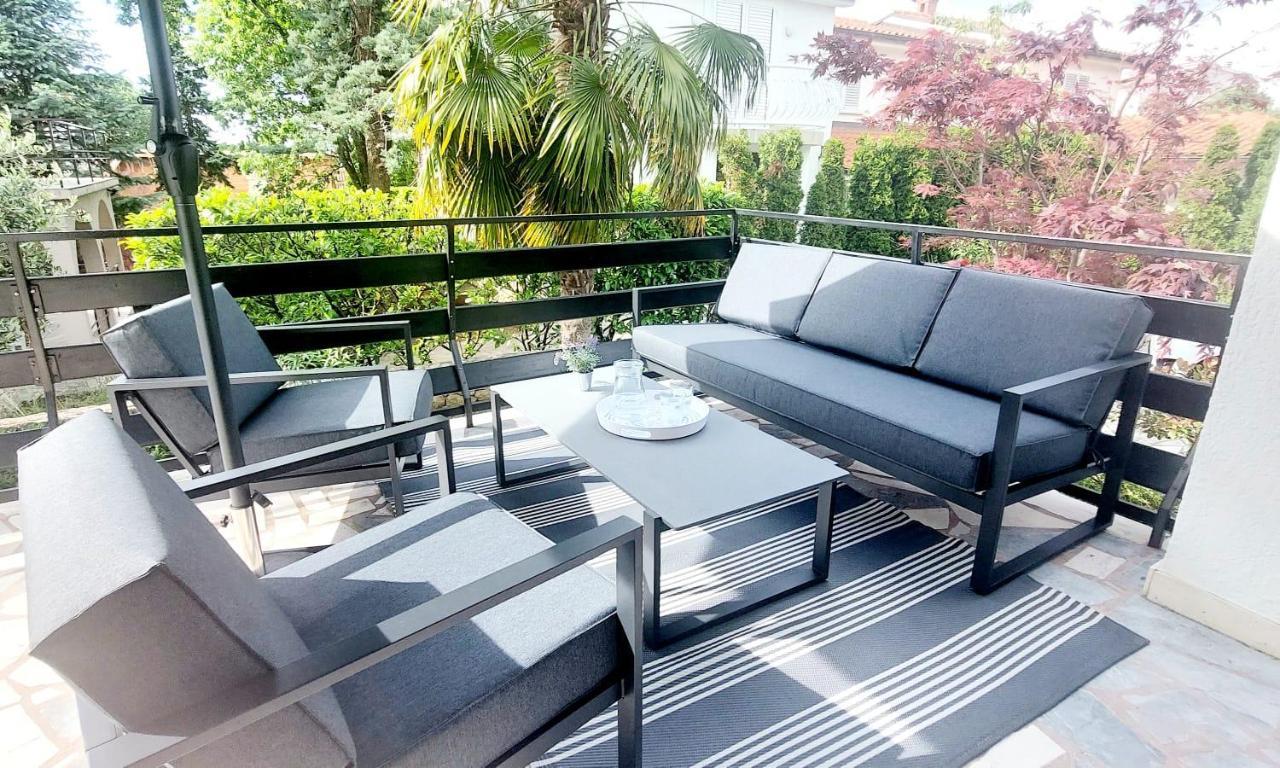 Apartments Bella Vita 1 Малинска Экстерьер фото