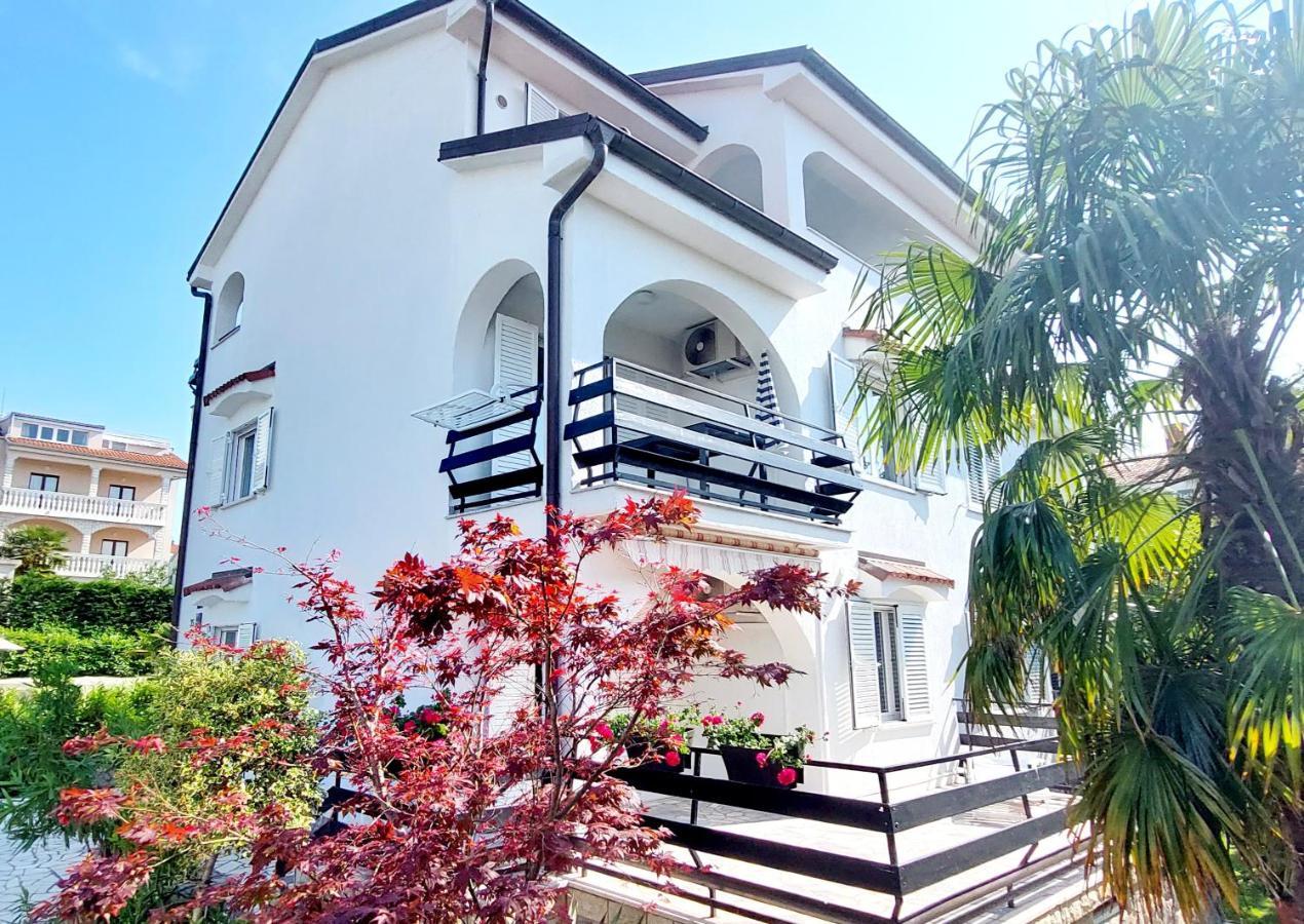 Apartments Bella Vita 1 Малинска Экстерьер фото