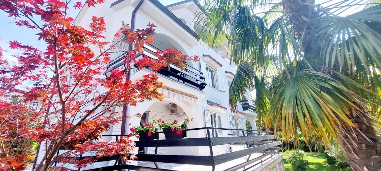 Apartments Bella Vita 1 Малинска Экстерьер фото