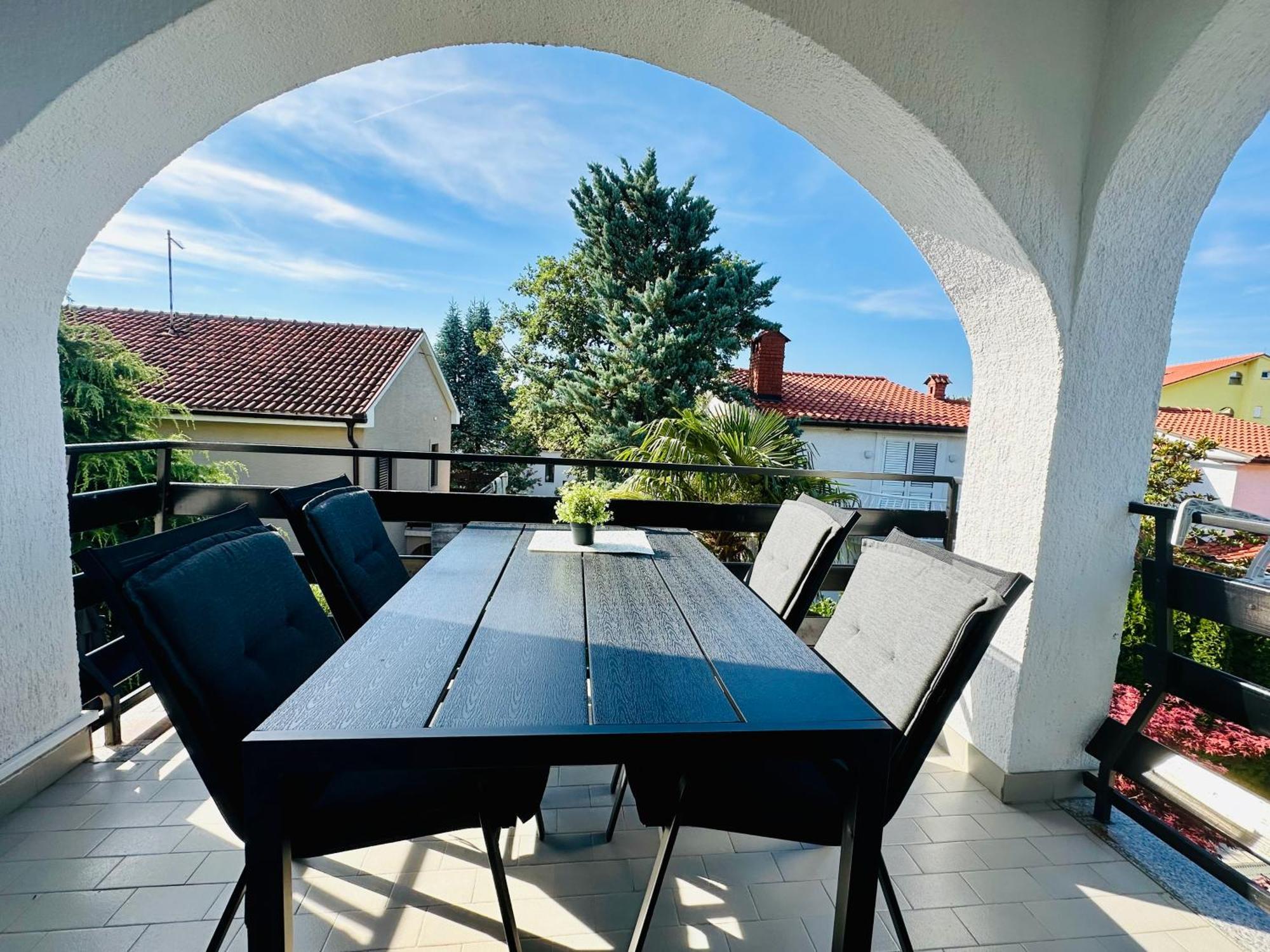 Apartments Bella Vita 1 Малинска Экстерьер фото