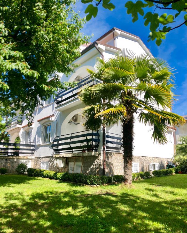 Apartments Bella Vita 1 Малинска Экстерьер фото